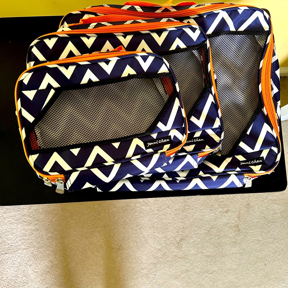 Jenni Chan packing cubes